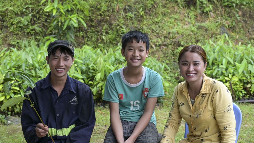 Ton Hoang Thi und Phuc Ban Huu mit ihrem Sohn Bao