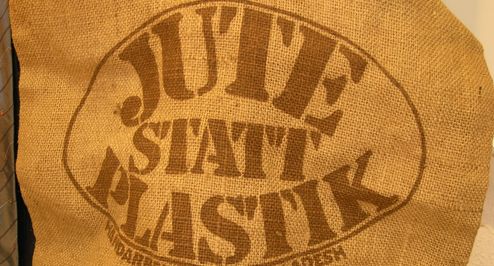 Jutetasche mit dem Aufdruck "Jute statt Plastik" 