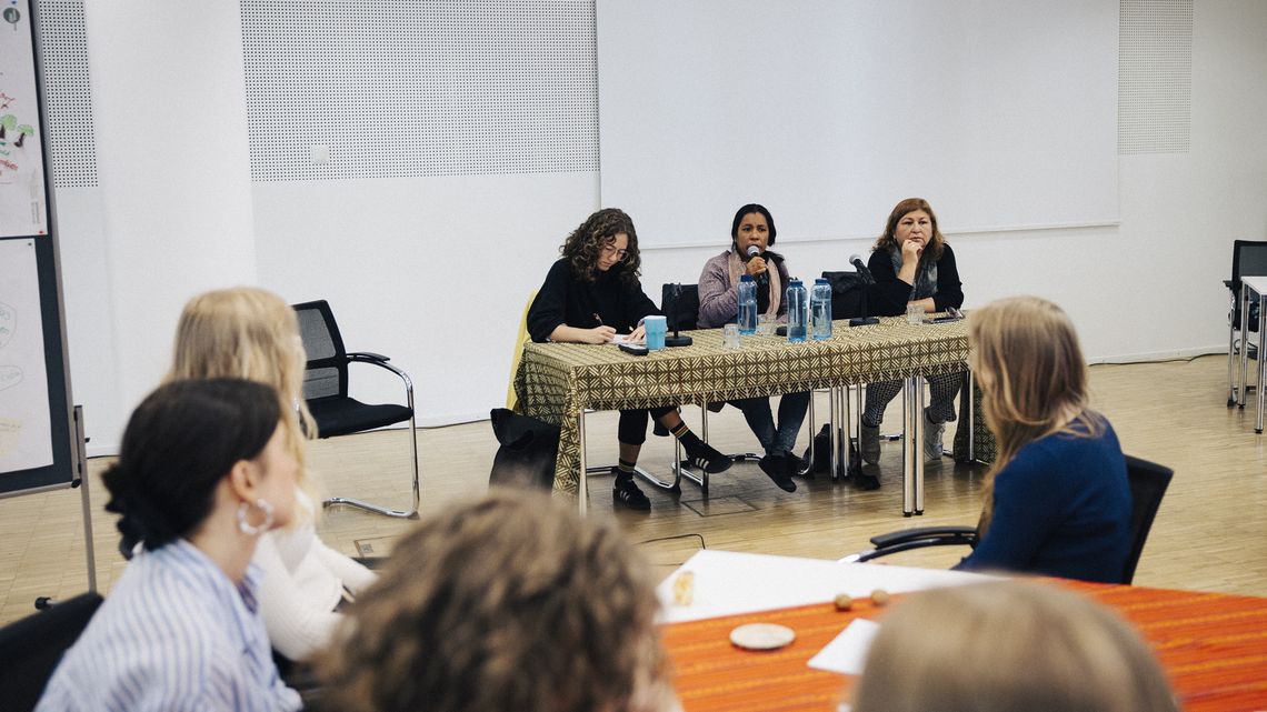 Vertreter*innen der indigenen Kukama-Frauen berichten. 