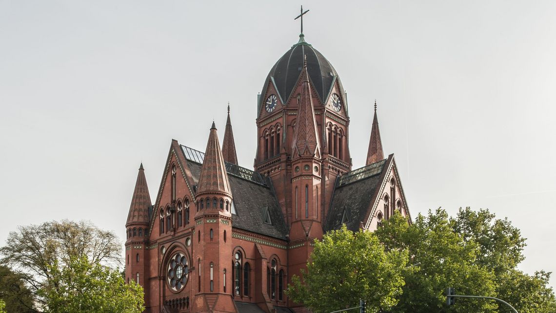 Heilig-Kreuz-Kirche in Berlin-Kreuzberg, Zossener Straße 