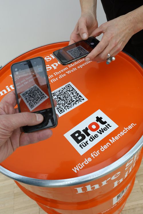 Spendentonne mit QR-Code Spendentonne mit QR-Code