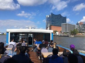 Barkassenfahrt im Hamburger Hafen mit Brot für die Welt