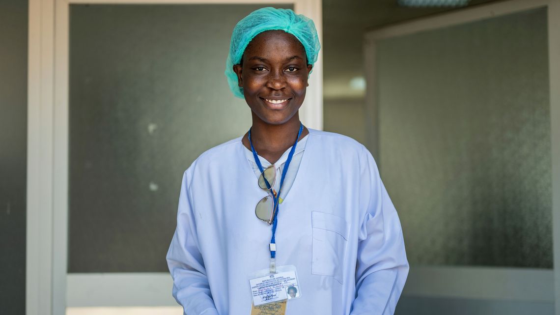 Marlene Culemba in der Geburtsabteilung des Krankenhauses in Saurimo. Sie will Ärztin werden.