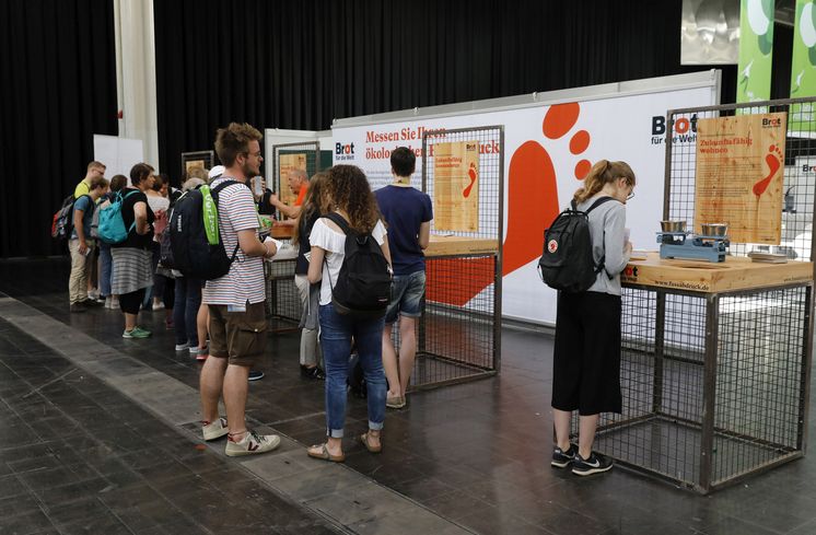 Stand zum Ökologischen Fußabdruck 21. Juni 2019. Brot für die welt beim Deutscher Evangelischer Kirchentag in Dortmund. Foto: Am Stand zum Ökologischen Fußabdruck