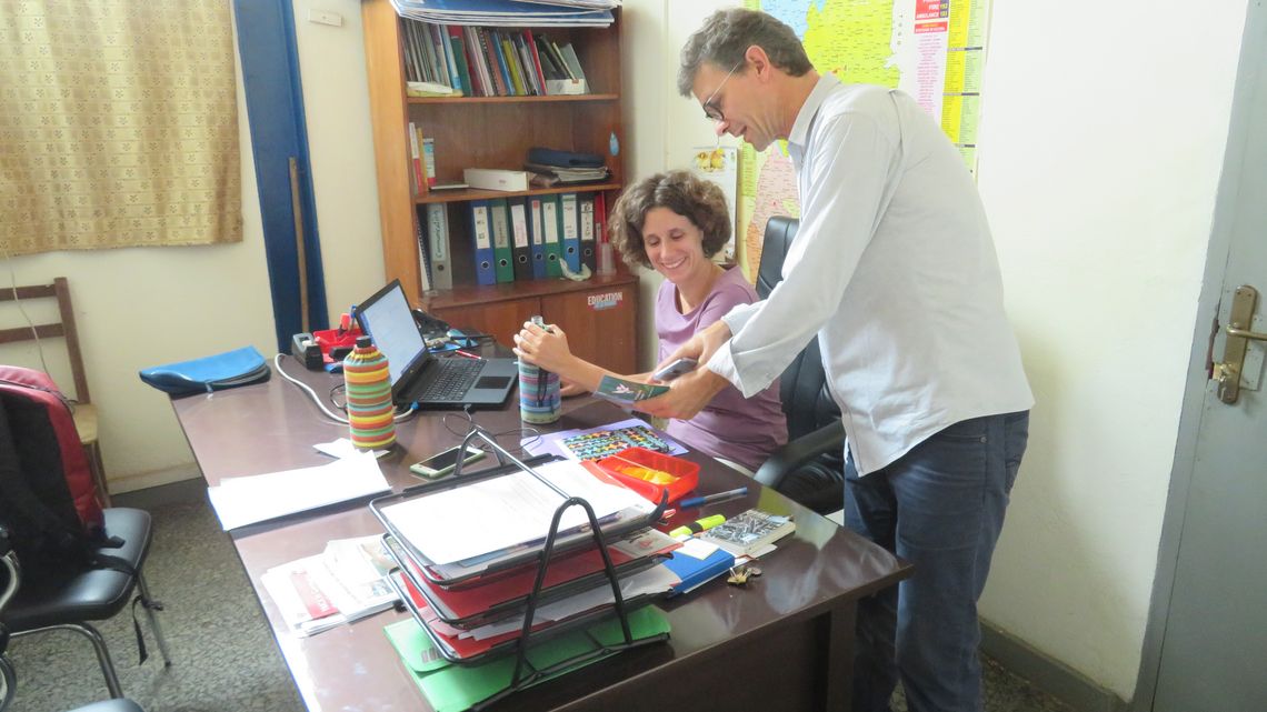 Zwei Fachkräfte von Dienste in Übersee stärken den YMCA Ghana in unterschiedlichen Bereichen: Während Sarah Heinlin für das National Office arbeitet, unterstützt Bernd Welte das Technical Training Centre im IT-Bereich und das "All on Board"-Projekt.