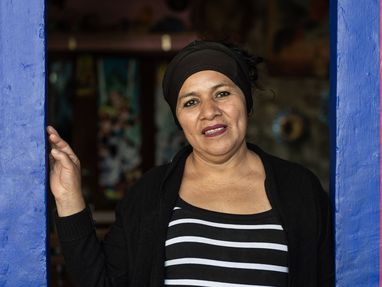 Oaxaca, Mexiko, 21.11.2025: Minerva Ramírez, 51 Jahre, hat  nach dem Mord an ihrer Schwester Quedma bei Consorcio gelernt,sich von Männern nicht mehr einschüchtern zu lassen.Partnerorganisation: Consorcio