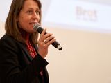 Silke Pfeiffer (Brot für die Welt) führt in die Konferenz ein