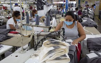 Näherinnen in einer Textilfabrik in Nicaragua