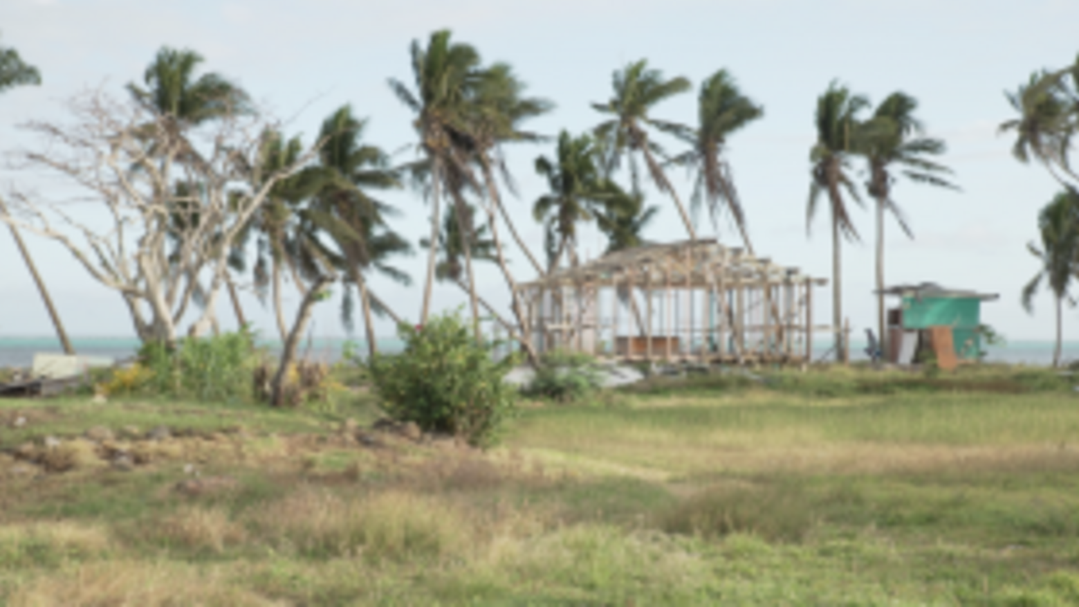 Zerstörtes Dorf in Fidschi nach Zyklon Winston