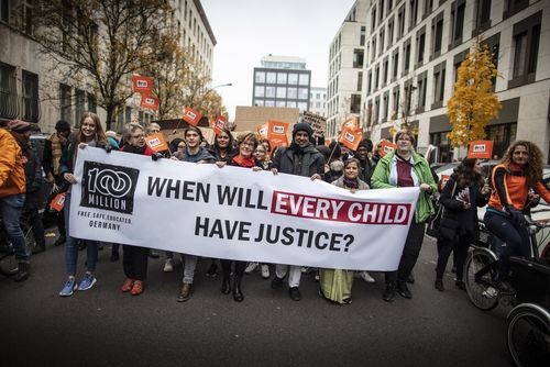 100 Million, Kampagne gegen Kinderarbeit mit Kailash Satyarthi, Jugendlichen und Politikern in Berlin 100 Million, Kampagne gegen Kinderarbeit mit Kailash Satyarthi, Jugendlichen und Politikern in Berlin