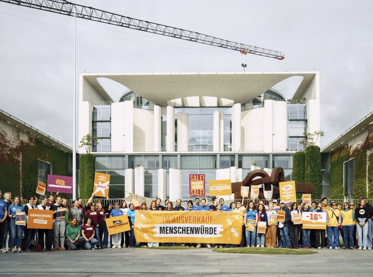 Protest_Menschenwürde im Ausverkauf