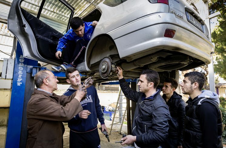 Berufstraining bei Devaid in Tirana Berufstraining, Lehrberuf, Lehre, Ausbildung, Berufsausbildung, Lehrlinge, Ausbilder, Berufsausbilder, Schule, Schulung, Schueler, Berufsschule, Berufsschueler, Ausbildungsort, Ausbildungsstaette, Trainingscenter, Devaid, Brot fuer die Welt, Ausbildungszentrum, Public Professional Training 4, Tirana, Albanien, Balkan, Vocational training, teaching, education, training, trainee, vocational training, apprentices, trainers, vocational trainers, school, education, students, vocational school, Berufsschueler, place of education, Ausbildungsstaette, Training Center, Devaid, Bread for the World, Training Centre, Public Professional Training 4, Tirana, Albania, Balkans