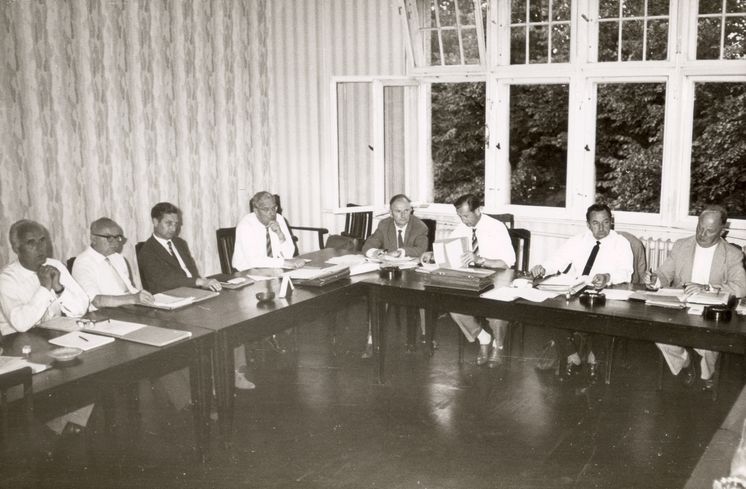 Foto: Brot für die Welt / Fotoarchiv Stattgart Text auf Rückseite vom original Fotoabzug:69/39 „Brot für die Welt“ Verleihungsausschusssitzung, 17.6.1961 Copyright by Brot für die WeltBfdW Fotoarchiv/Stuttgart,