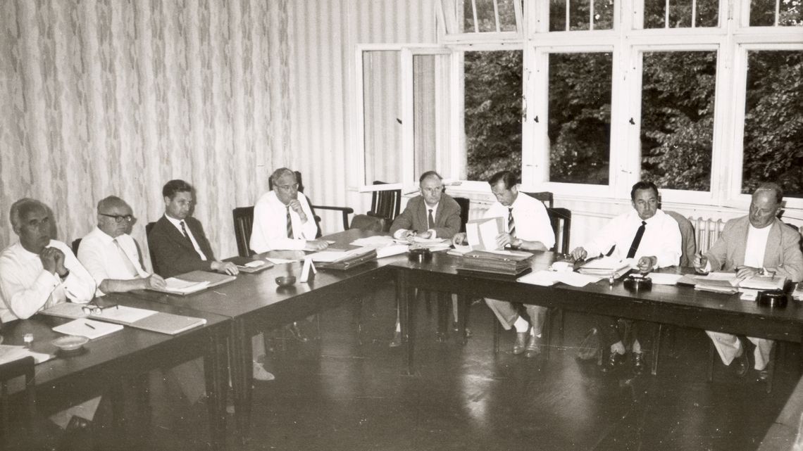 Text auf Rückseite vom original Fotoabzug:69/39 „Brot für die Welt“ Verleihungsausschusssitzung, 17.6.1961 Copyright by Brot für die WeltBfdW Fotoarchiv/Stuttgart,