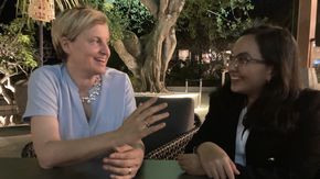 Die Präsidentin von Brot für die Welt im Gespräch mit Irena Debora.