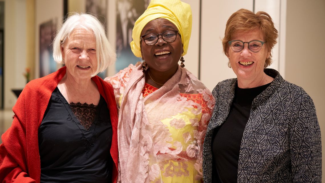 Margit Lottje-Schröder, Delphine Djiraïbé und Cornelia Füllkrug-Weitzel