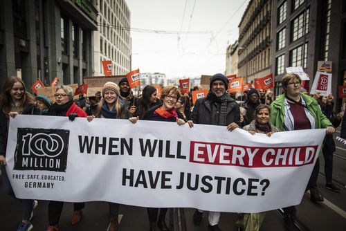 100 Million, Kampagne gegen Kinderarbeit mit Kailash Satyarthi, Jugendlichen und Politikern in Berlin 100 Million, Kampagne gegen Kinderarbeit mit Kailash Satyarthi, Jugendlichen und Politikern in Berlin