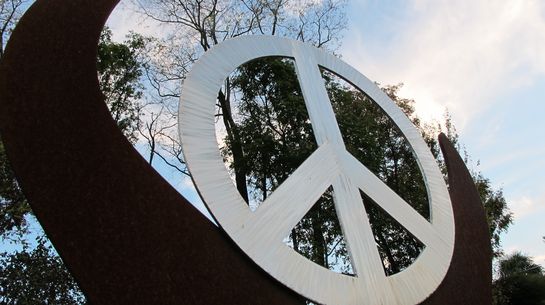 Skulptur im Friedenzentrum Rovereto