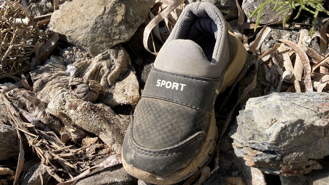 Kinderschuh an der Küste von Kos