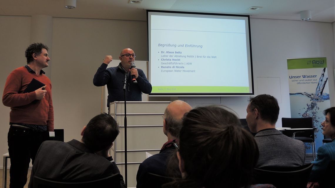 Renato di Nicola vom European Water Movement spricht über die Entstehungsgeschichte des Alternativen Weltwasserforums