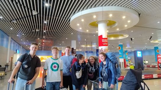 Ankunft in Sambia (Max, Valentin, Milan, ich (Bea), Sophie und Sarah