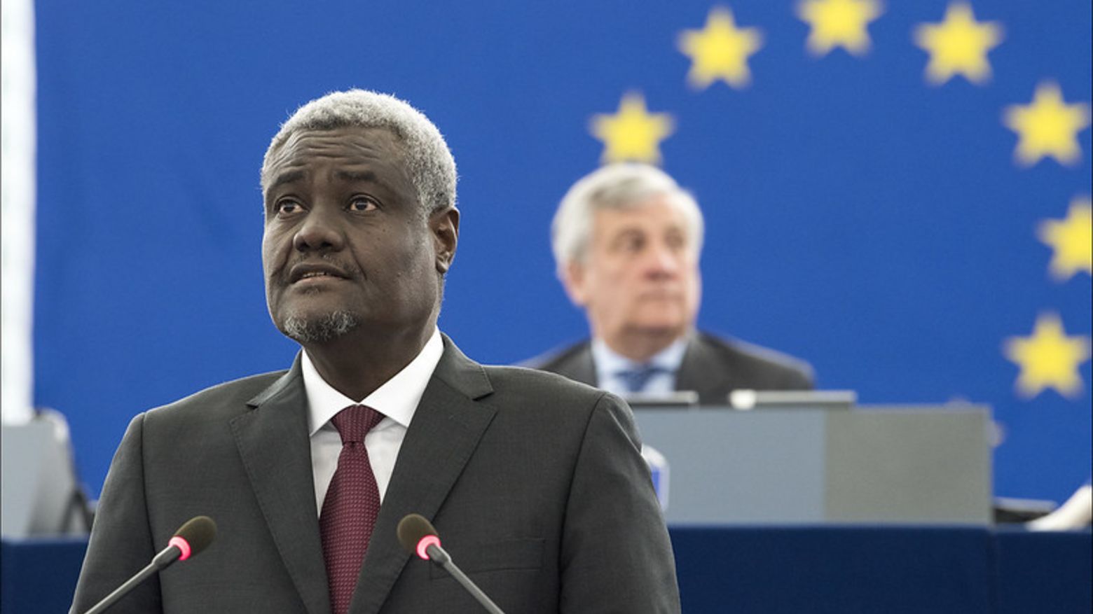 Der AU-Vorsitzende Moussa Faki Mahamat spricht beim AU-EU Gipfel 2017