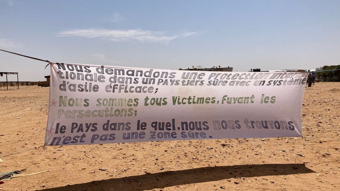 Transparent am Einganz des UNHCR-Humanitarian Centers: "Das Land, in dem wir uns befinden, bietet uns keine Sicherheit." 