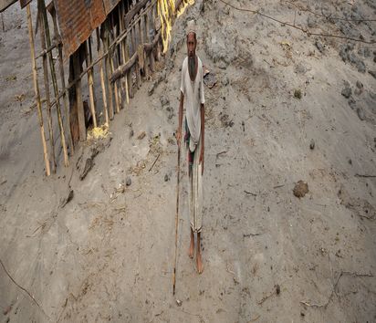 Rustam Ahmed (age 70)ein Dorfbewohner von Patharghata. Er hat auf Grund von Flusserosionen sein Land verloren. Barguna, Bangladesh