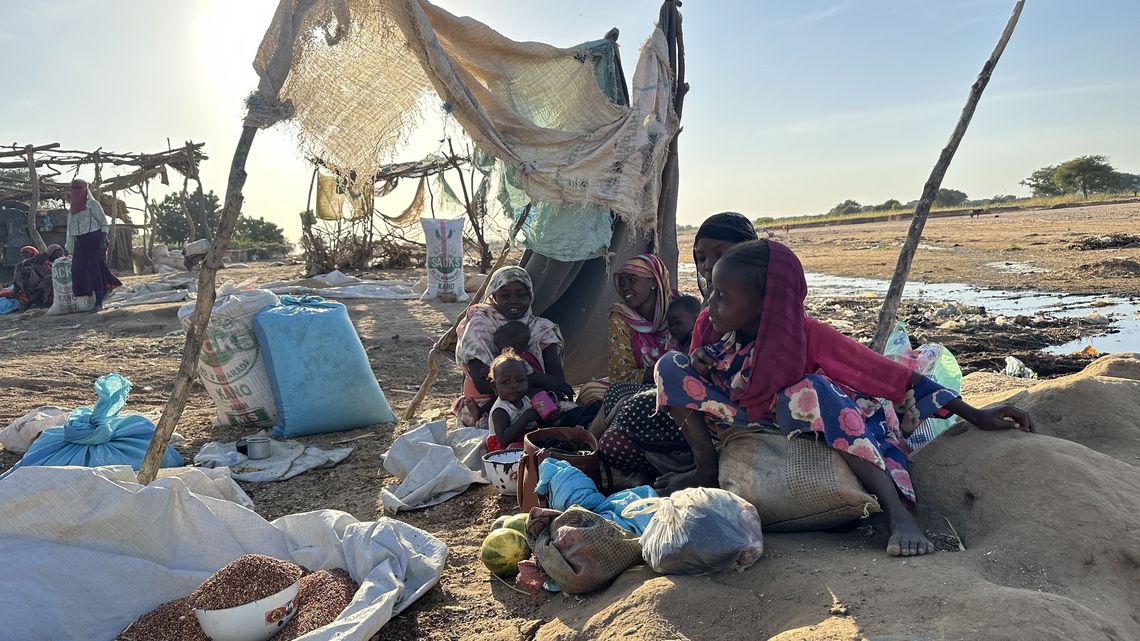 Seit April 2023 hat der Konflikt im Sudan eine der größten humanitären Krisen und Vertreibungen weltweit ausgelöst.Der Tschad ist das am stärksten von der Sudan-Krise betroffene Land. Mehr als 600.000 Flüchtlinge sind im Osten des Landes angekommen und jede Woche kommen Tausende dazu. In vielen Camps und aufnehmenden Gemeinden fehlt jedoch eine ausreichende Trinkwasser-, Hygiene- und Nahrungsmittelversorgung. Im Fokus der Hilfe steht die humanitäre Hilfe für Flüchtlinge, Vertriebene und Aufnahmegemeinschaften in der von der Krise betroffenen Sahelzone.Projektpartner: Lutherischer Weltbund - LWFProjektnummer: K-AFM-2024-9003 AA-FörderungProjekt: K-TCD-24-003