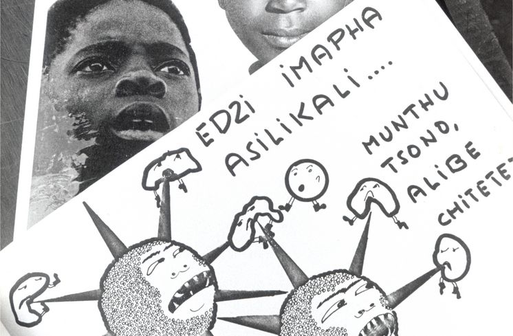 Foto: Friedrich Stark Text auf Rückseite vom original Fotoabzug:MalawiAufklärungsschriften zum Thema Aids (EDZI)Foto: Friedrich StarkBilderdienst BfdWStafflenbergstr. 76, 7000 Stuttgart 1Kennwort: Brot-Werbung