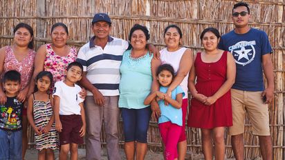 Portrait von Franciscos Familie mit Kindern und Enkelkindern