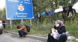 Flüchtlinge am Straßenrand