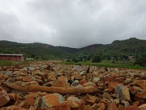 Eine Lawine aus Geröll im Dorf Chimanimani