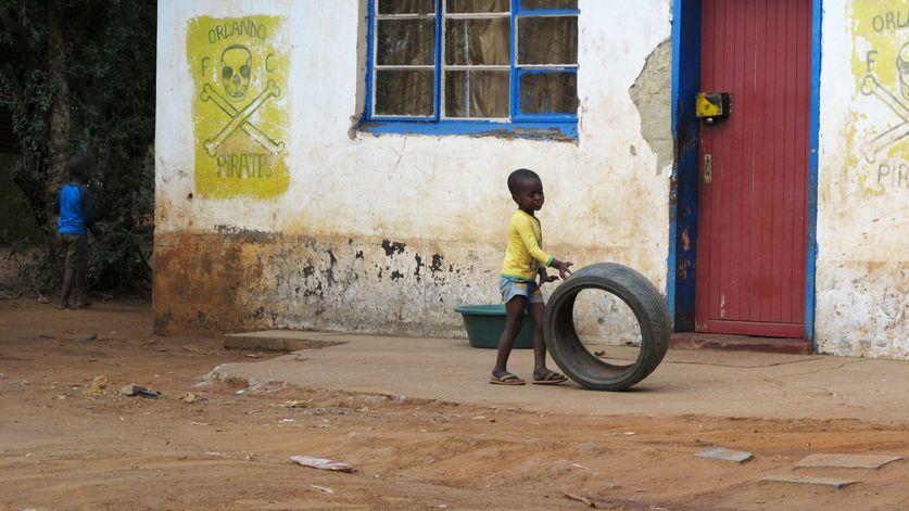 Afrika, Südafrika, BFM, Menschenrecht, Frieden, Haus, Gift, Kind, Reifen, Tür, Verunreinigung, Industrie