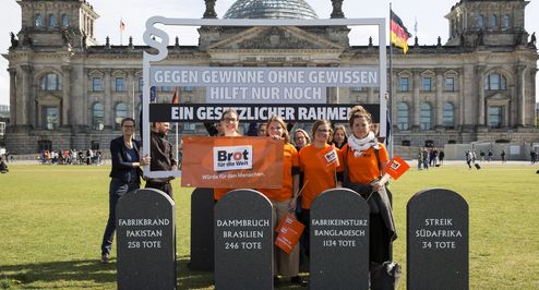 Start der Iniative zu einem Lieferkettengesetz Deutschland, Berlin, 10. September 2019. Start der Iniative:Deutschland braucht ein Lieferkettengesetz!Unternehmen müssen dazu verpflichtet werden, menschenrechtliche Risiken in ihren Lieferketten zu analysieren und diesen vorzubeugen, sowie transparent darüber zu berichten. Dies fordert Brot für die Welt zusammen mit vielen anderen Orgainsationen.