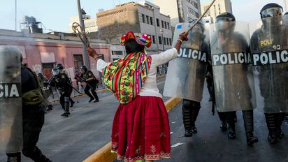 Polizeieinsatz gegen Demonstranten n Peru