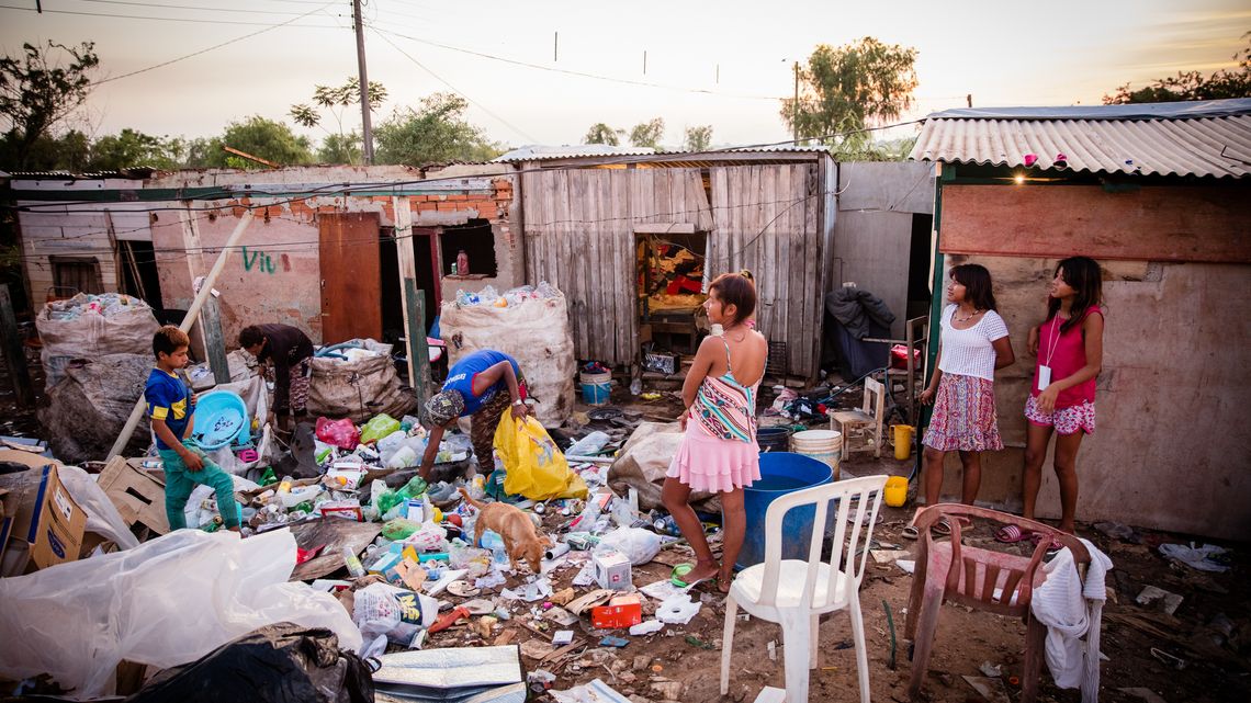 In der Gemeinde Cerro Poty leben viele indigene Familien von Recyling, indem sie den Müll weiterverkaufen.Projektpartner: Callescuela