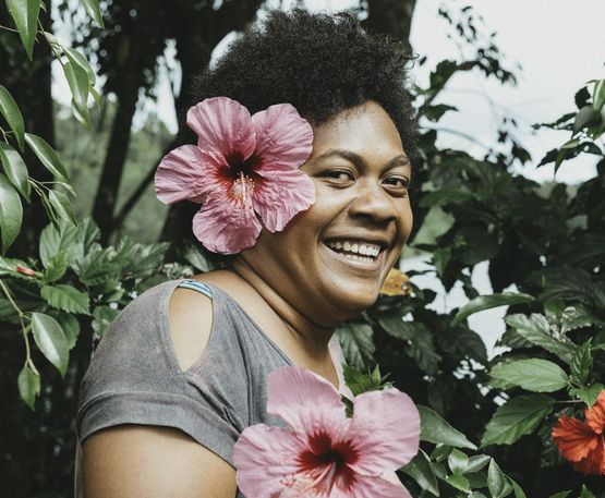 Adi Maopa (25) Der Partner von Brot fuer die Welt, FCOSS (Fiji Council of Social Services) unterstuetzt die Umsiedlung des Dorfes Cogea. Cogea wurde vom Zyklon "Yasa" Ende 2020 zerstoert.