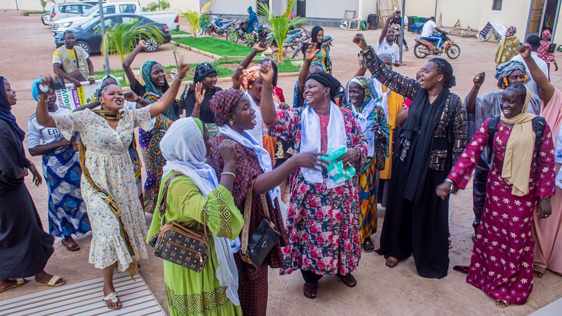 Aktivist*innen in Burkina Faso, unter ihnen Fanta Diallo, ebenfalls Mitarbeiterin von UACDDDD