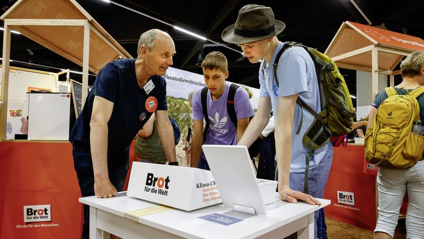 Klima-Challenge am Messestand von Brot für die Welt und Missio