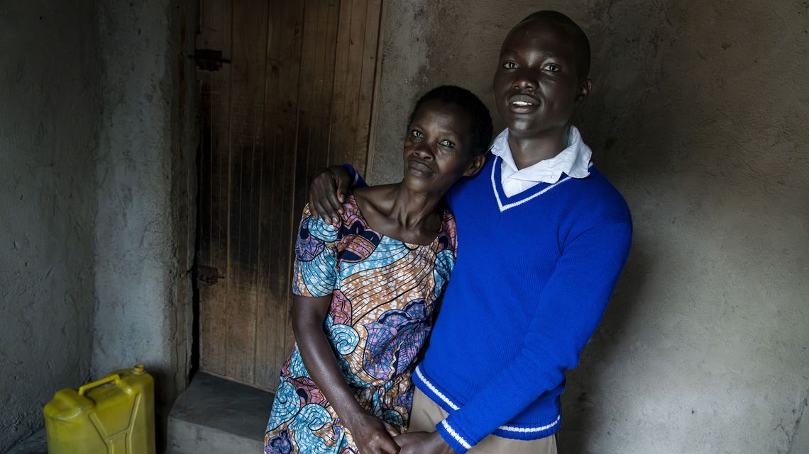 Dieudonné Tuyikunde mit seiner Mutter