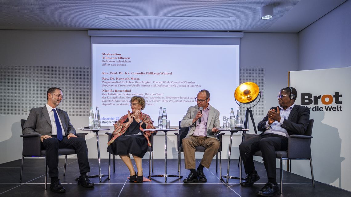 Diskussion zu Hoffnung, Resilienz und Gerechtigkeit in der internationalen Zusammenarbeit