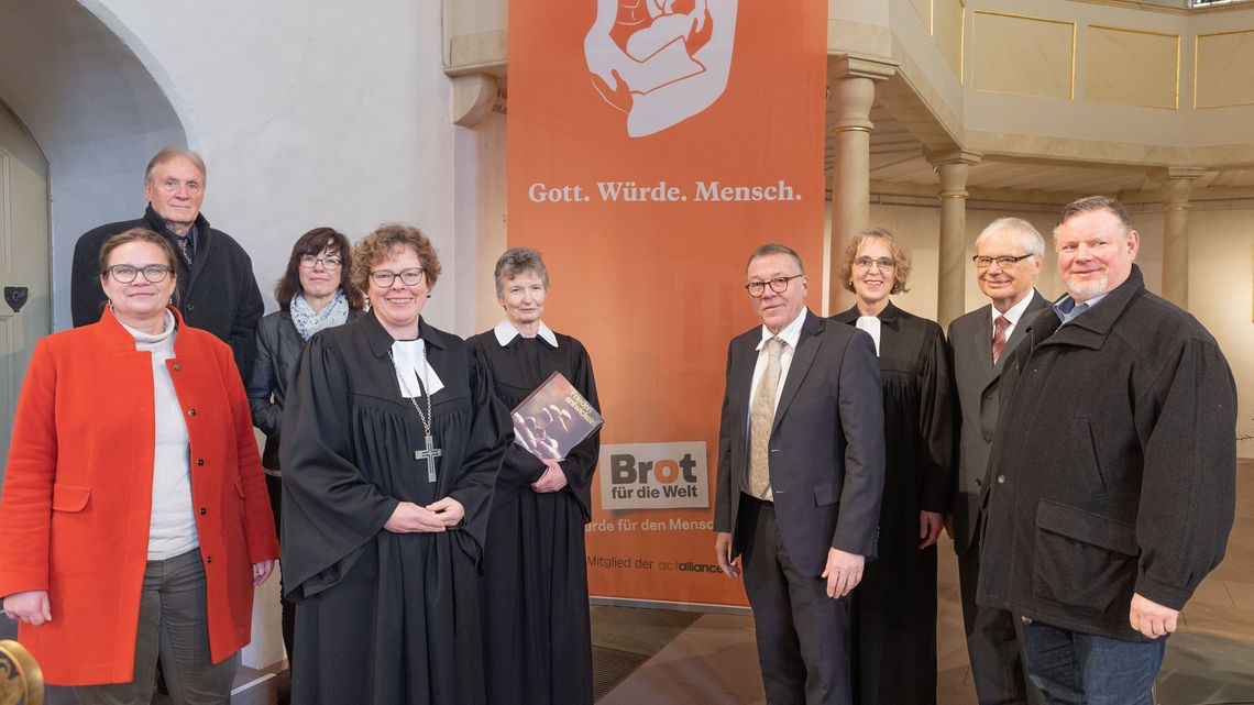Gruppenfoto mir allen Mitwirkenden