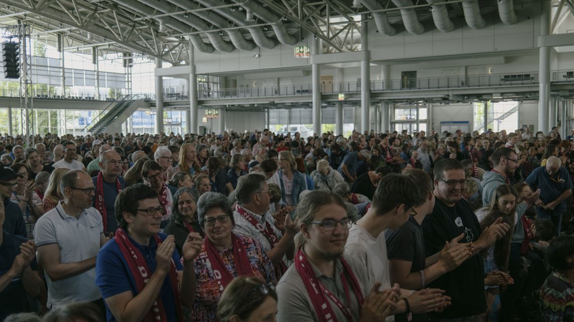 Besucher:innen bei Dialogbibelarbeit