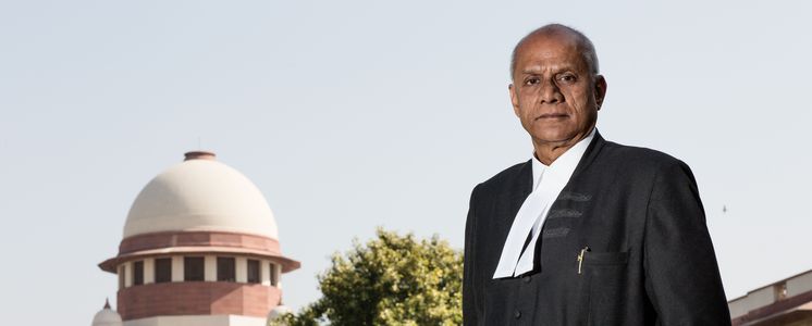 Menschenrechtsanwalt und Aktivist Colin Gonsalves Menschenrechtsanwalt und Aktivist Colin Gonsalves vor dem Supreme Court in Delhi. Gonsalves (66) ist Traeger des 'Right Livelihood' Award 2017, dem sogenannte Alternative Nobelpreis. (c) Kathrin Harms