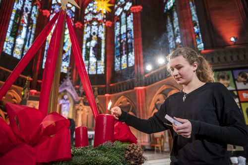 Gottesdienst zur Eröffnung der 62. Spendenaktion Gottesdienst zur Eröffnung der 62. Spendenaktion