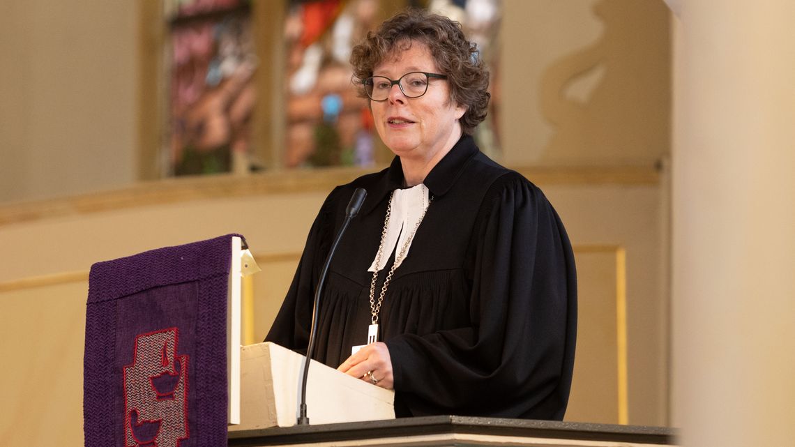 Bischöfin Dr. Beate Hofmann auf der Kanzel