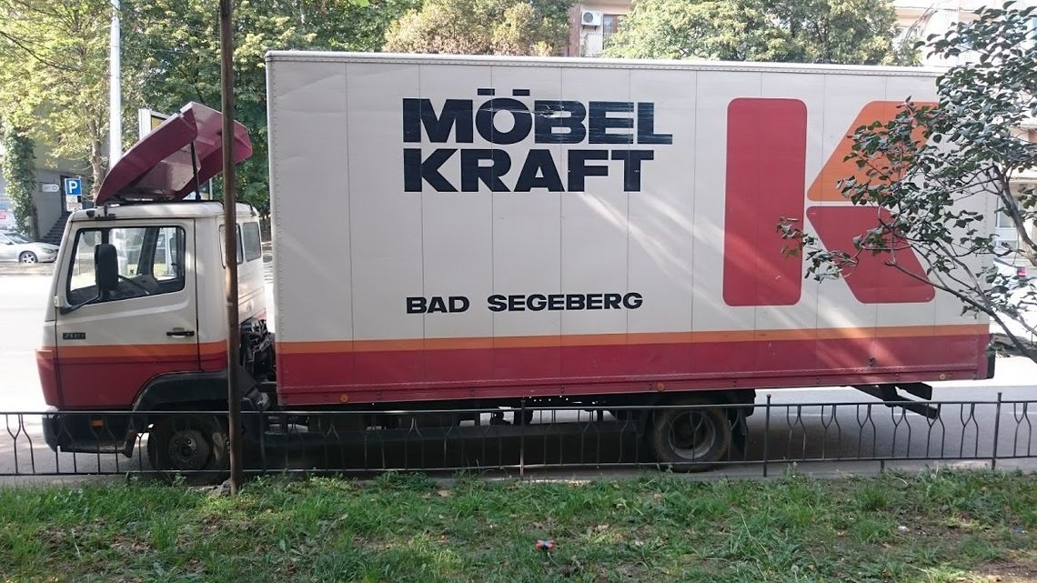 Alltäglicher Anblick - Alte Fahrzeuge aus Deutschland im georgischen Straßenverkehr