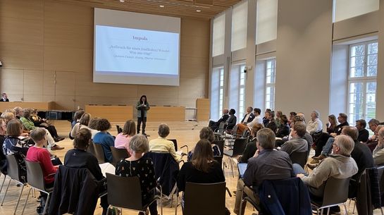 Starke Stimme bei der Entwicklungspolitischen Konferenz der Kirchen und Werke: Quinton Ceasar