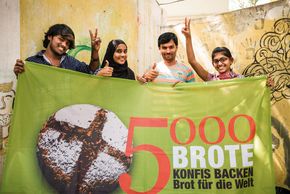 5000 Brote Konfis backen Brot für die Welt